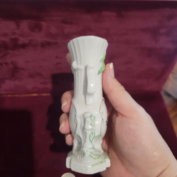 Vtg Japanese victorian style mini bud vase green bunny rabbit flowers porcelain - Picture 4 of 10